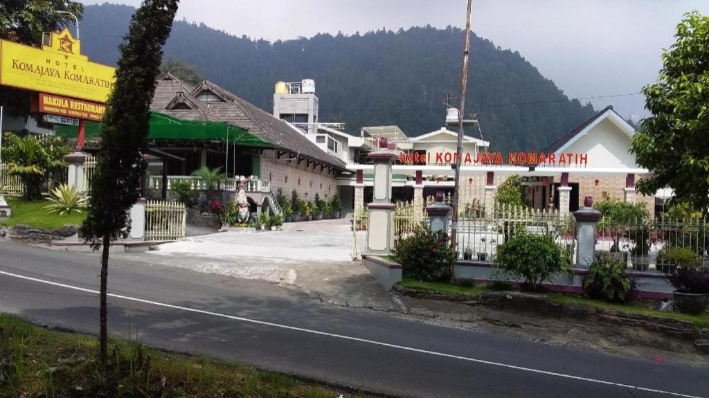 Komajaya Komaratih Hotel Tawangmangu Exterior foto