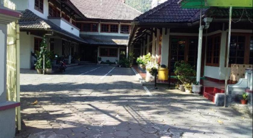 Komajaya Komaratih Hotel Tawangmangu Exterior foto